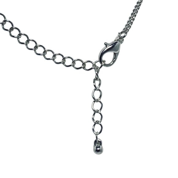 Silver Tone & Green Bib Necklace With Matching Pierced Earrings (5690) - Picture 4 of 7